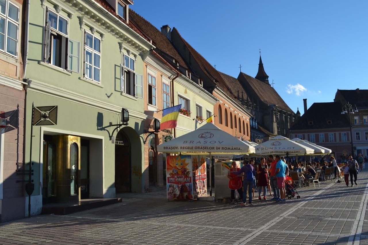 Casa Krone - Piata Sfatului Brașov Exterior foto